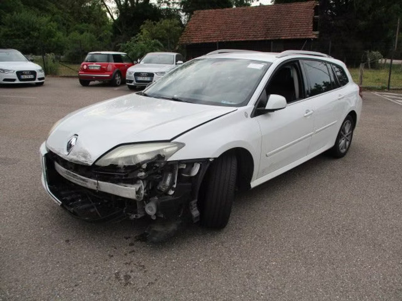 RENAULT LAGUNA ESTATE 2.0 DCI BA 5P — zdjęcie 2