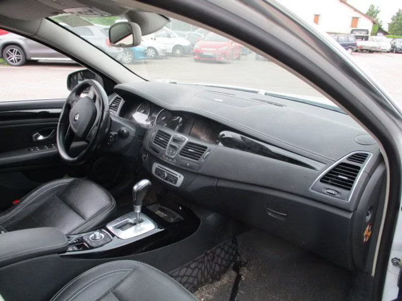 RENAULT LAGUNA ESTATE 2.0 DCI BA 5P — zdjęcie 6
