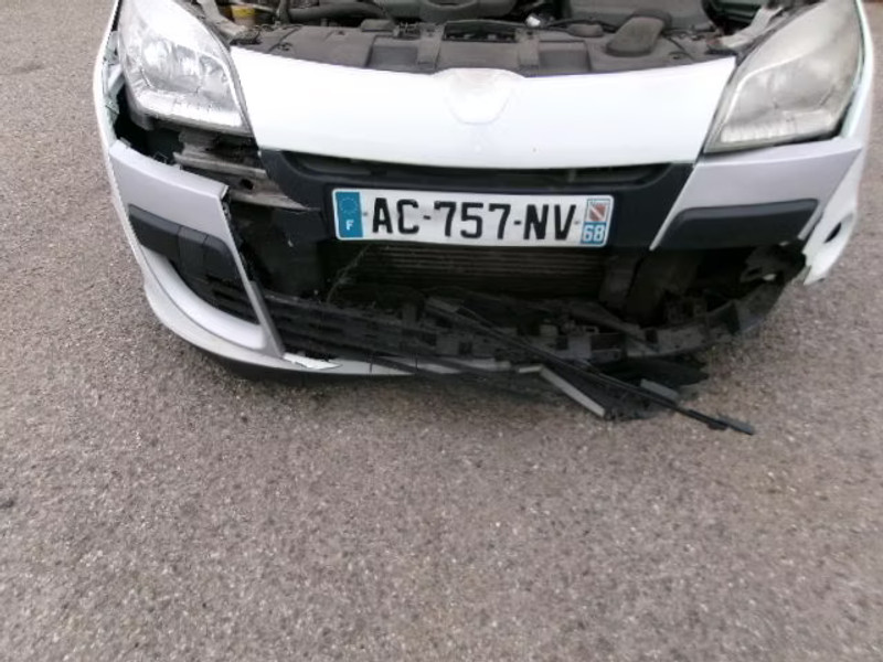 RENAULT MEGANE COUPE 1.9 DCI 3P — zdjęcie 6