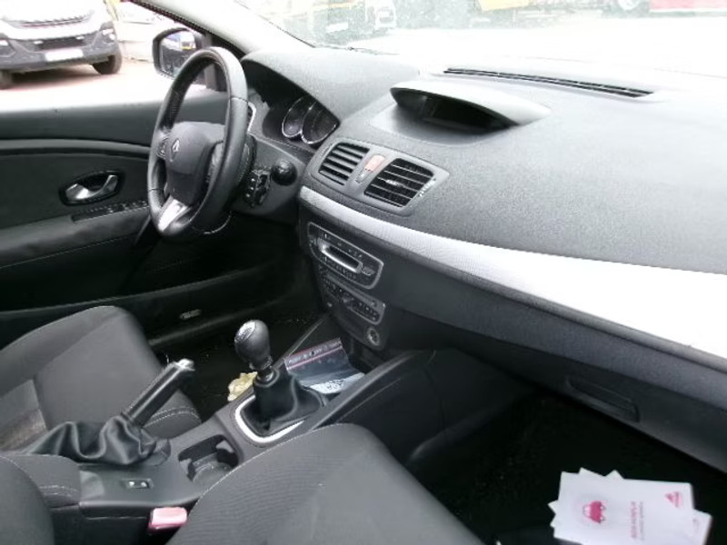 RENAULT MEGANE COUPE 1.9 DCI 3P — zdjęcie 7