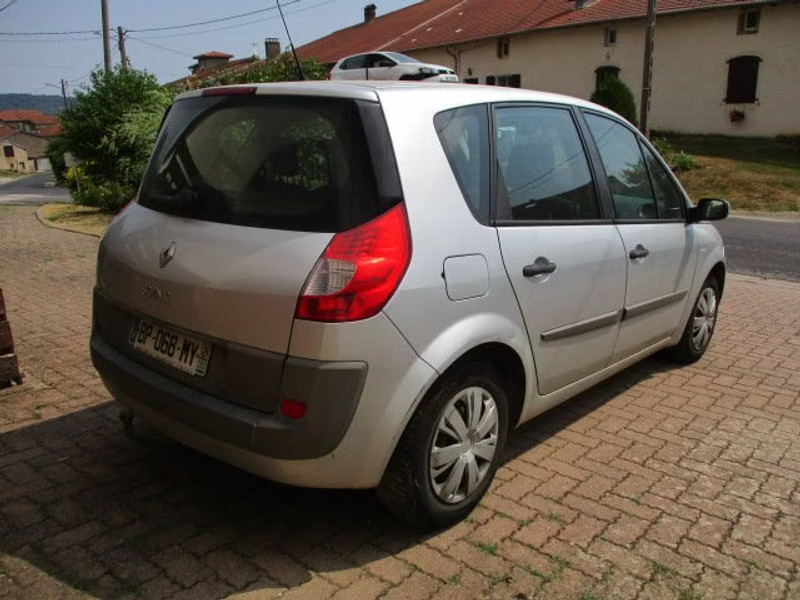 RENAULT SCENIC 1.5 DCI 5P — zdjęcie 4