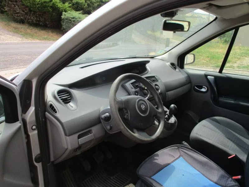 RENAULT SCENIC 1.5 DCI 5P — zdjęcie 5