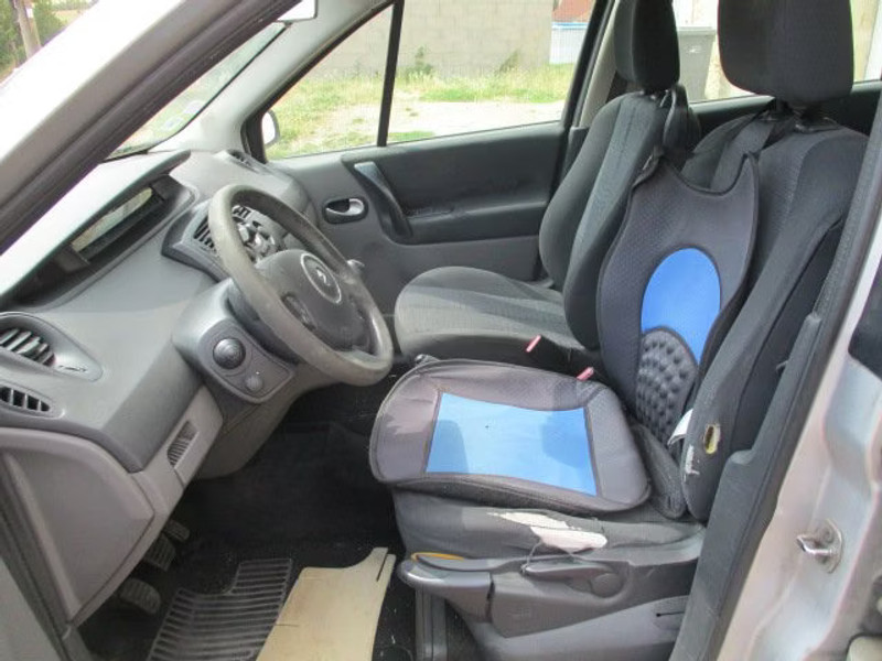 RENAULT SCENIC 1.5 DCI 5P — zdjęcie 6