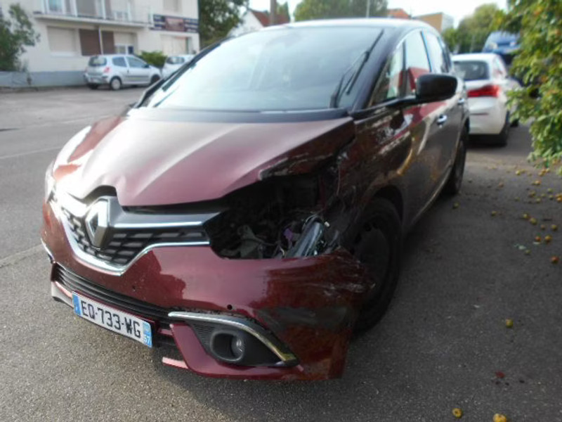 RENAULT SCENIC 1.6 DCI 5P — zdjęcie 2