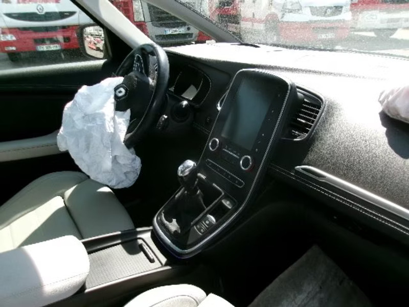 RENAULT SCENIC 1.6 DCI 5P — zdjęcie 6