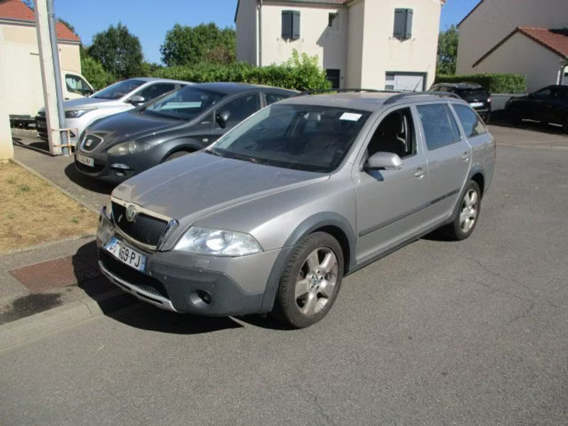 SKODA OCTAVIA SCOUT 2.0 TDI 4X4 5P — zdjęcie 2