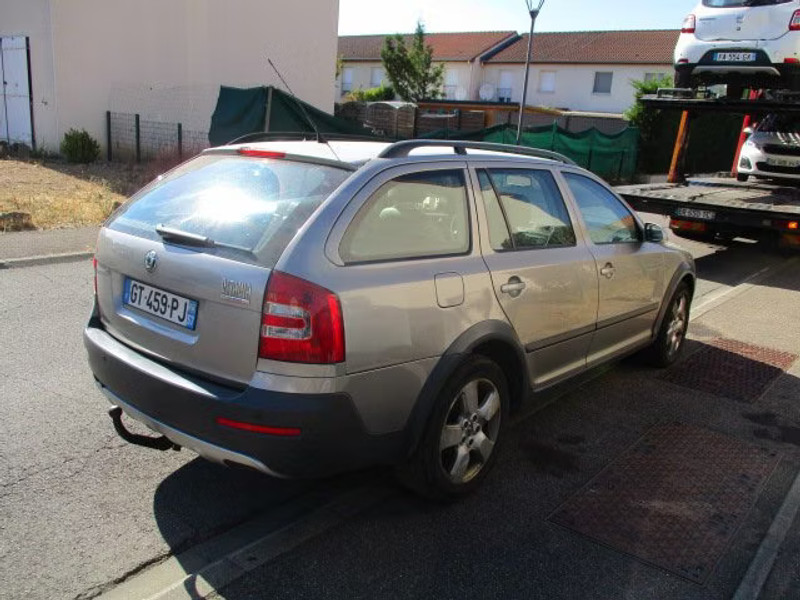 SKODA OCTAVIA SCOUT 2.0 TDI 4X4 5P — zdjęcie 4