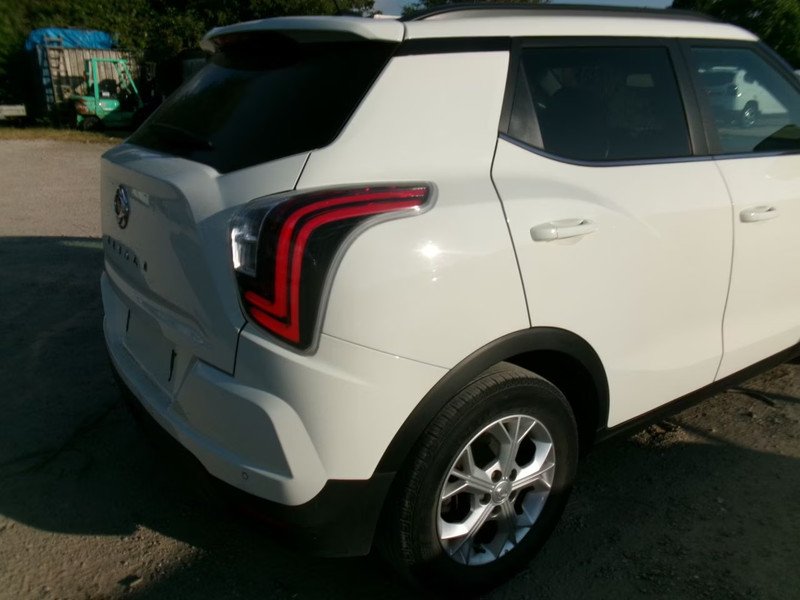 SSANG YONG TIVOLI 1.5 Comfort - Automatic — zdjęcie 12