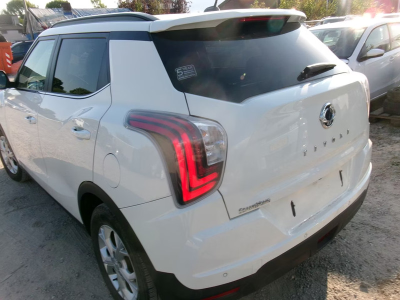 SSANG YONG TIVOLI 1.5 Comfort - Automatic — zdjęcie 14