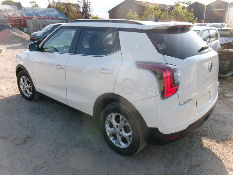 SSANG YONG TIVOLI 1.5 Comfort - Automatic — zdjęcie 5