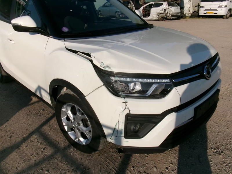 SSANG YONG TIVOLI 1.5 Comfort - Automatic — zdjęcie 9
