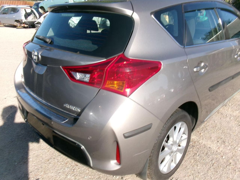 TOYOTA AURIS 1.3 Comfort 5 DRS HB — zdjęcie 12