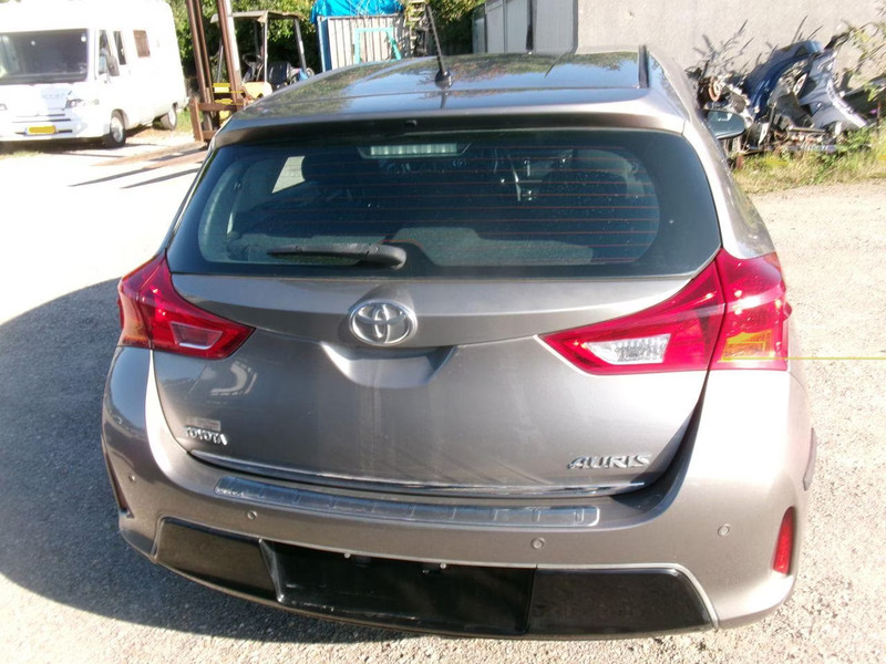 TOYOTA AURIS 1.3 Comfort 5 DRS HB — zdjęcie 13