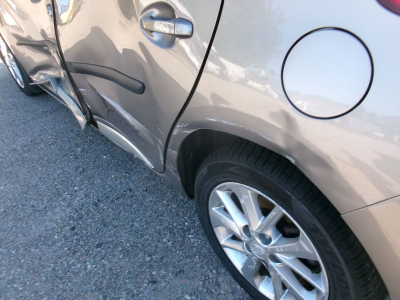 TOYOTA AURIS 1.3 Comfort 5 DRS HB — zdjęcie 15