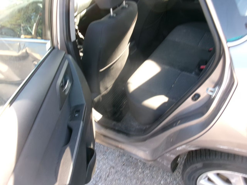 TOYOTA AURIS 1.3 Comfort 5 DRS HB — zdjęcie 20