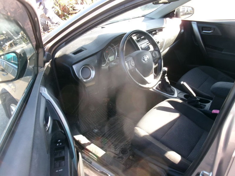 TOYOTA AURIS 1.3 Comfort 5 DRS HB — zdjęcie 22