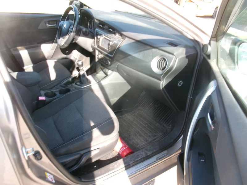 TOYOTA AURIS 1.3 Comfort 5 DRS HB — zdjęcie 23