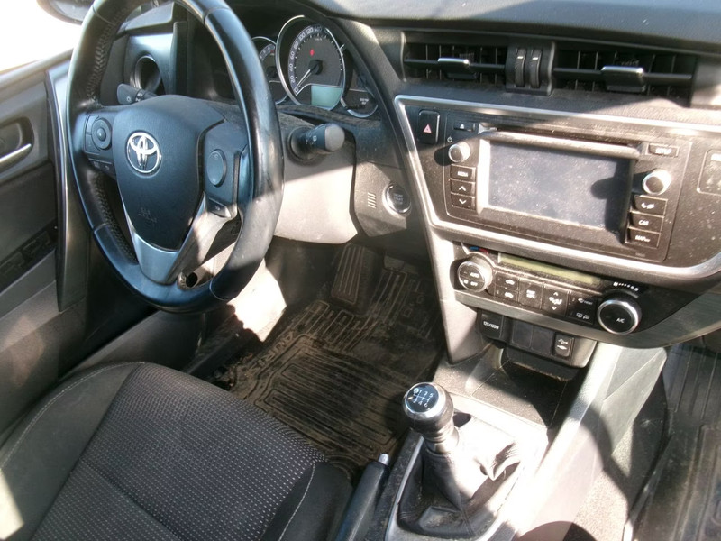TOYOTA AURIS 1.3 Comfort 5 DRS HB — zdjęcie 28