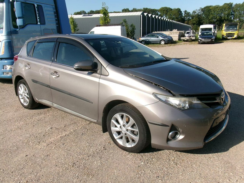 TOYOTA AURIS 1.3 Comfort 5 DRS HB — zdjęcie 3
