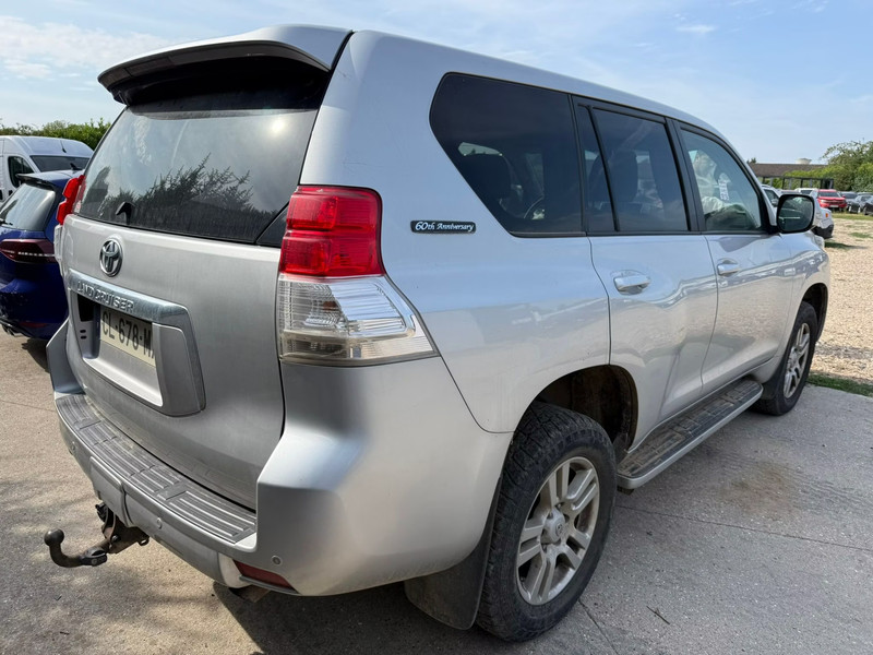 TOYOTA LAND CRUISER 3.0 D4D 190 2 60th Anniversary — zdjęcie 4