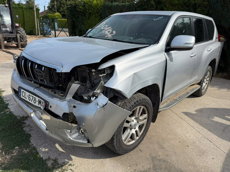 TOYOTA LAND CRUISER 3.0 D4D 190 2 60th Anniversary — zdjęcie 8