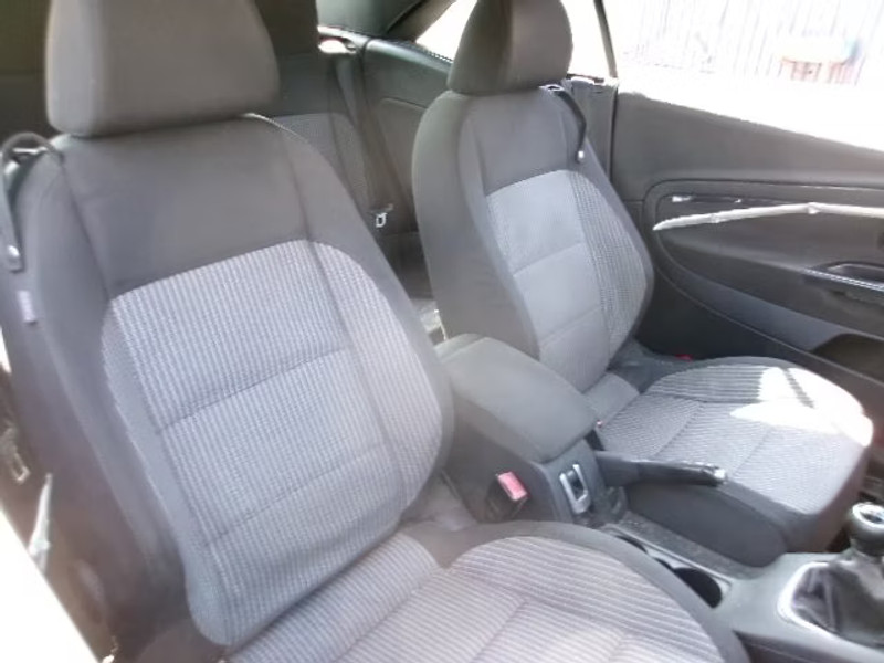 VOLKSWAGEN EOS 2.0 TDI 2P — zdjęcie 6