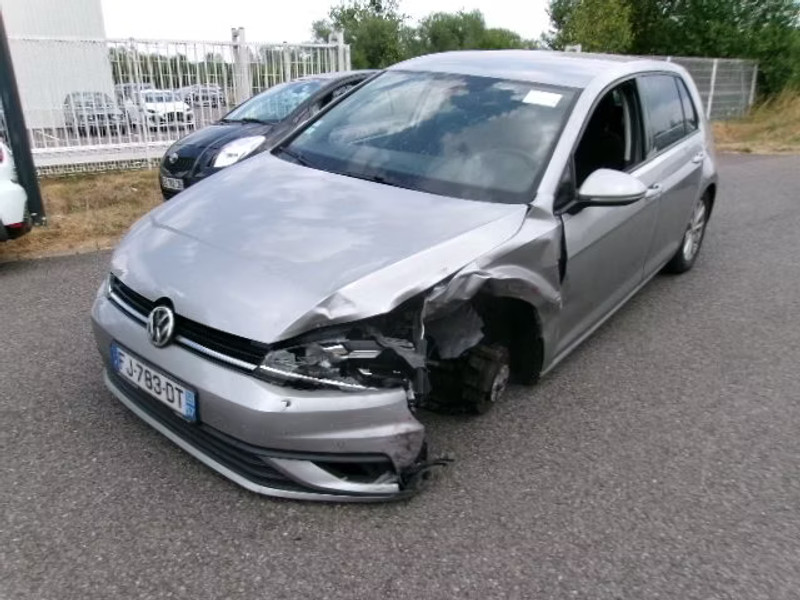 VOLKSWAGEN GOLF 1.0 TSI BA 5P — zdjęcie 2