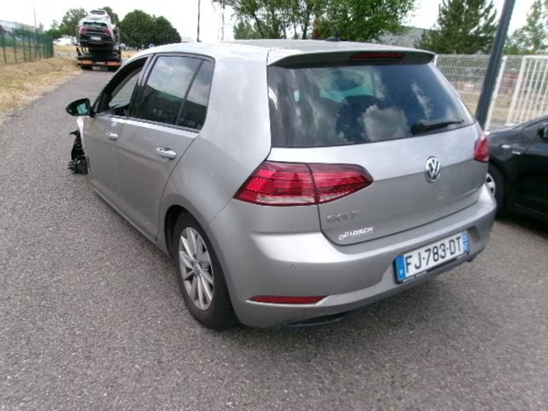 VOLKSWAGEN GOLF 1.0 TSI BA 5P — zdjęcie 3