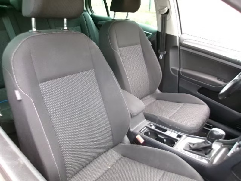 VOLKSWAGEN GOLF 1.0 TSI BA 5P — zdjęcie 7