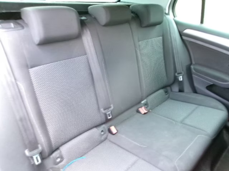 VOLKSWAGEN GOLF 1.0 TSI BA 5P — zdjęcie 8