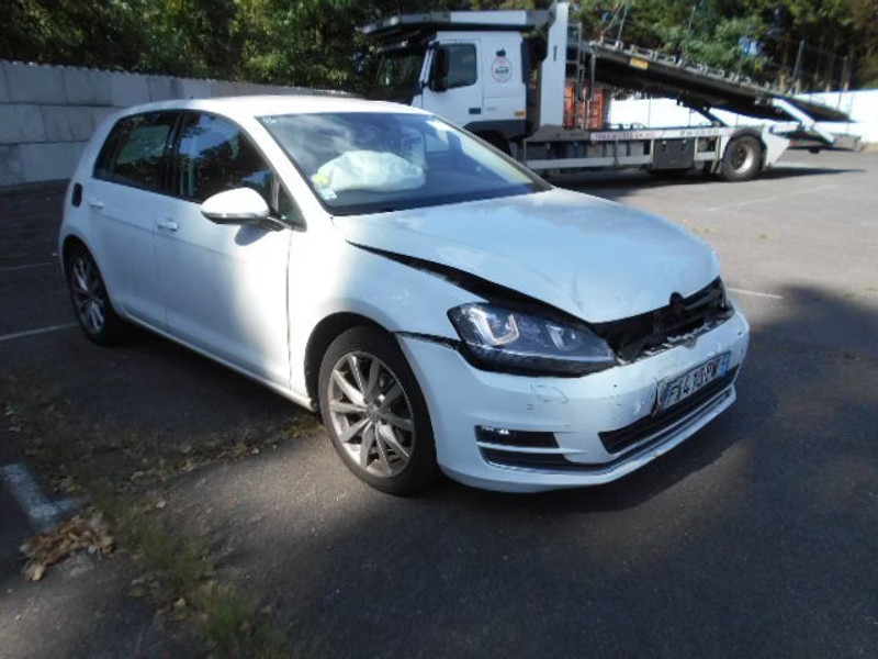 VOLKSWAGEN GOLF 1.6 TDI 5P — zdjęcie 2
