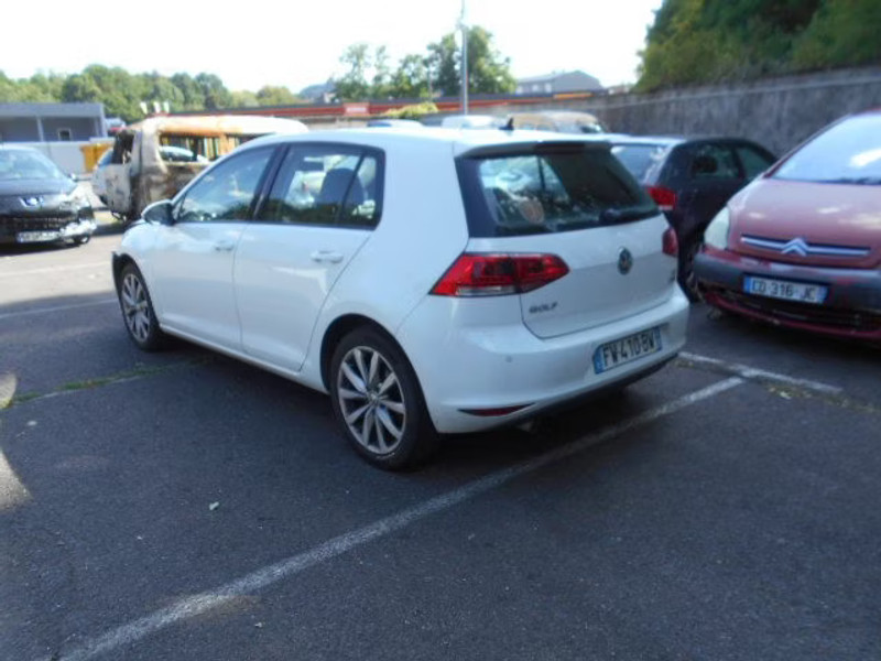 VOLKSWAGEN GOLF 1.6 TDI 5P — zdjęcie 4