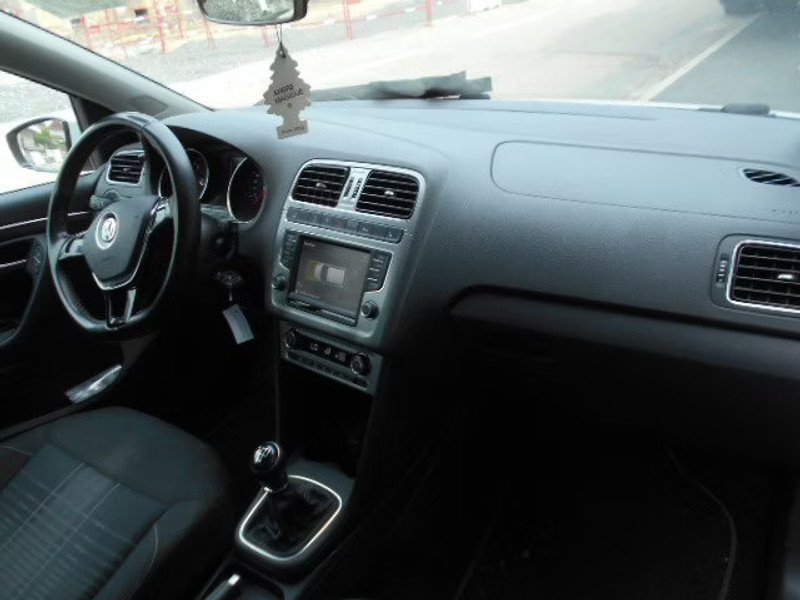VOLKSWAGEN GOLF 1.6 TDI 5P — zdjęcie 6