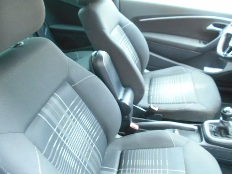 VOLKSWAGEN GOLF 1.6 TDI 5P — zdjęcie 7