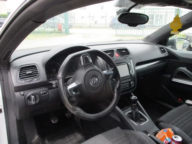 VOLKSWAGEN SCIROCCO 2.0 TDI 3P — zdjęcie 6
