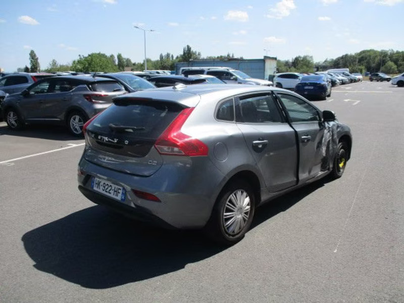 VOLVO V40 1.6 D2 5P — zdjęcie 4