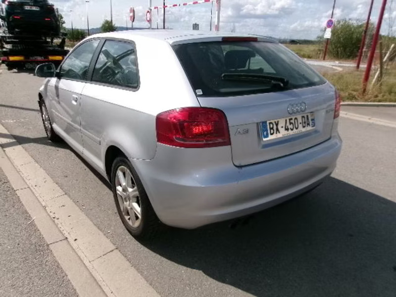 AUDI A3 2.0 TDI 3P — zdjęcie 3