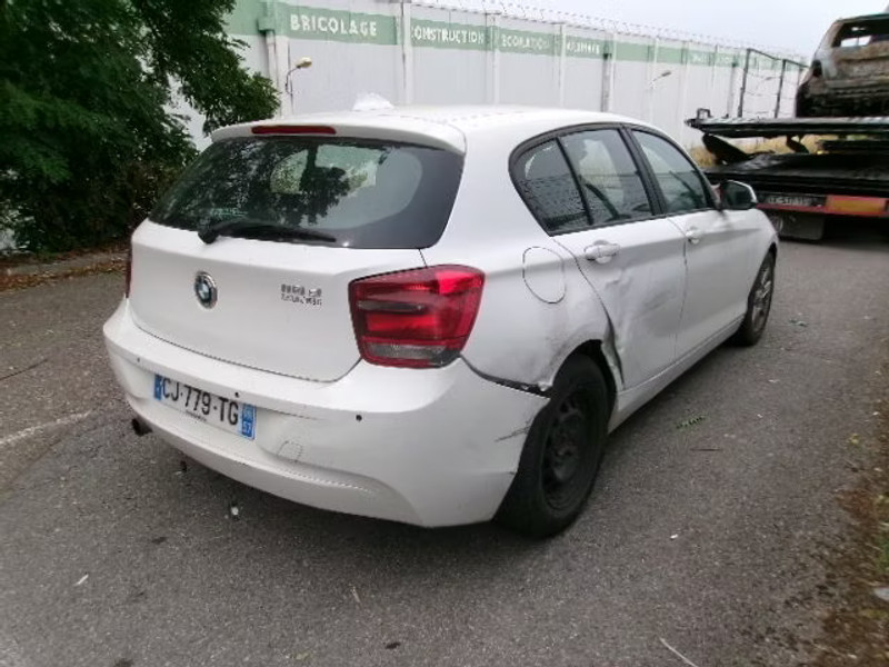 BMW 116 2.0 D 5P — zdjęcie 4