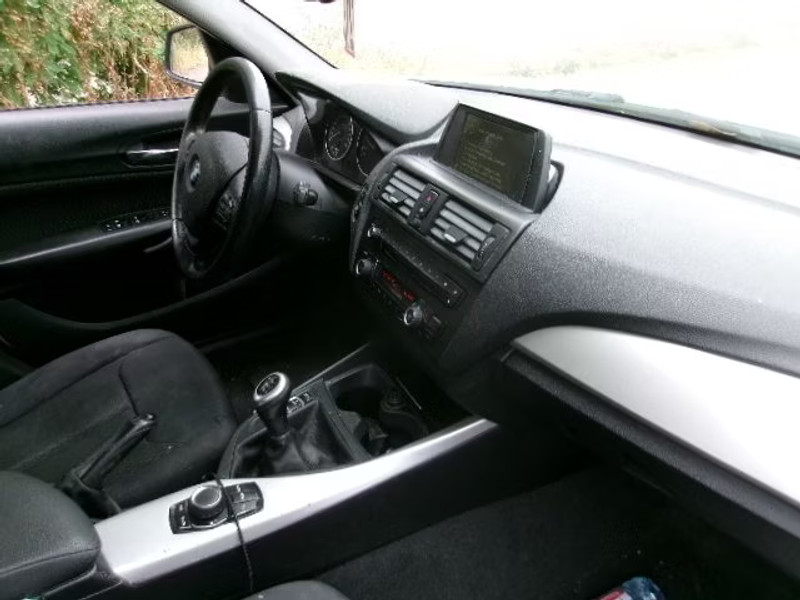 BMW 116 2.0 D 5P — zdjęcie 5