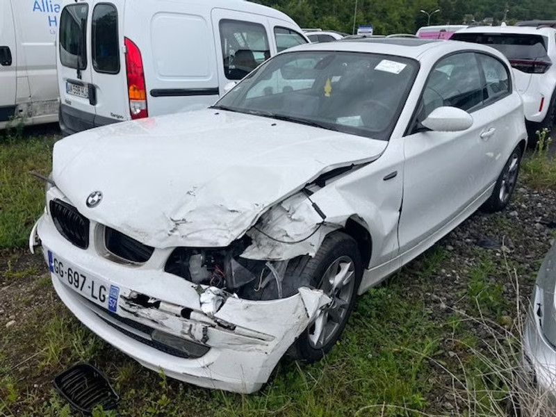 BMW 118 2.0 D 3P — zdjęcie 2