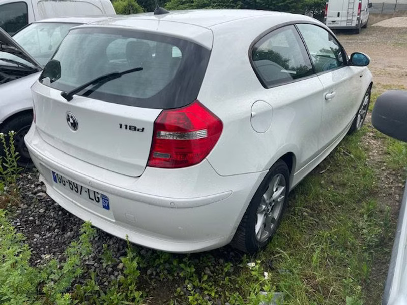BMW 118 2.0 D 3P — zdjęcie 3
