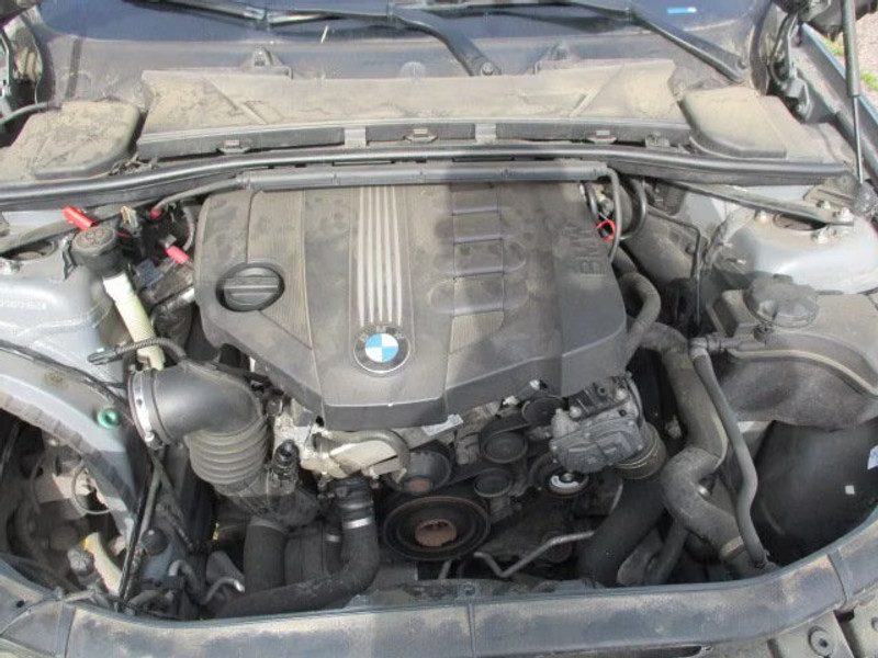 BMW 318 TOURING 2.0 D 5P — zdjęcie 5