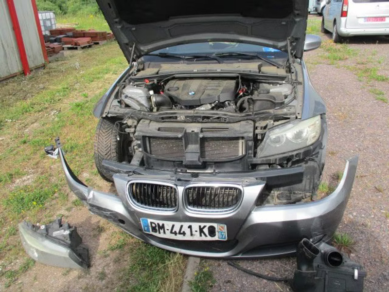 BMW 318 TOURING 2.0 D 5P — zdjęcie 6