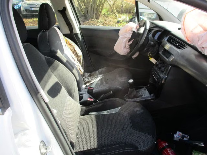 CITROEN C3 1.2 I 5P — zdjęcie 7