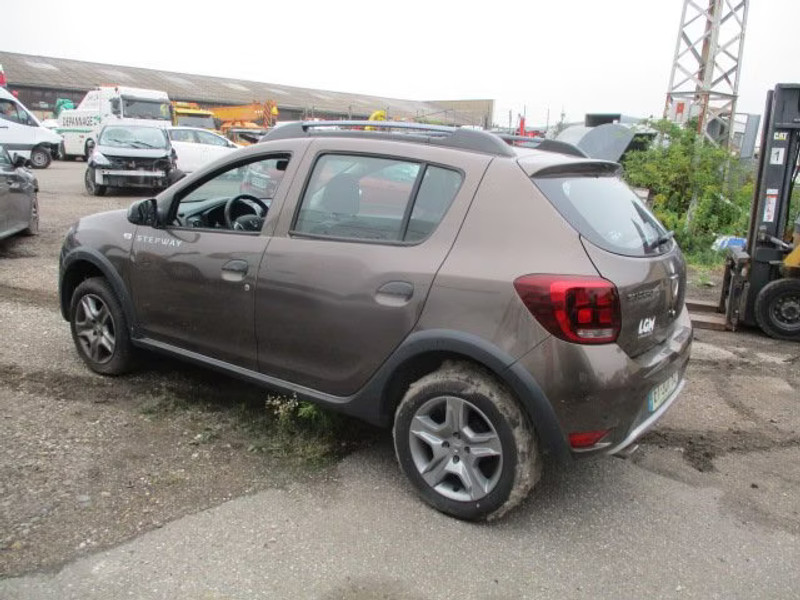 DACIA SANDERO STEPWAY 0.9 I 5P — zdjęcie 3