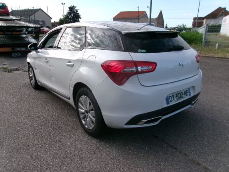 DS DS5 1.6 HDI 5P — zdjęcie 3