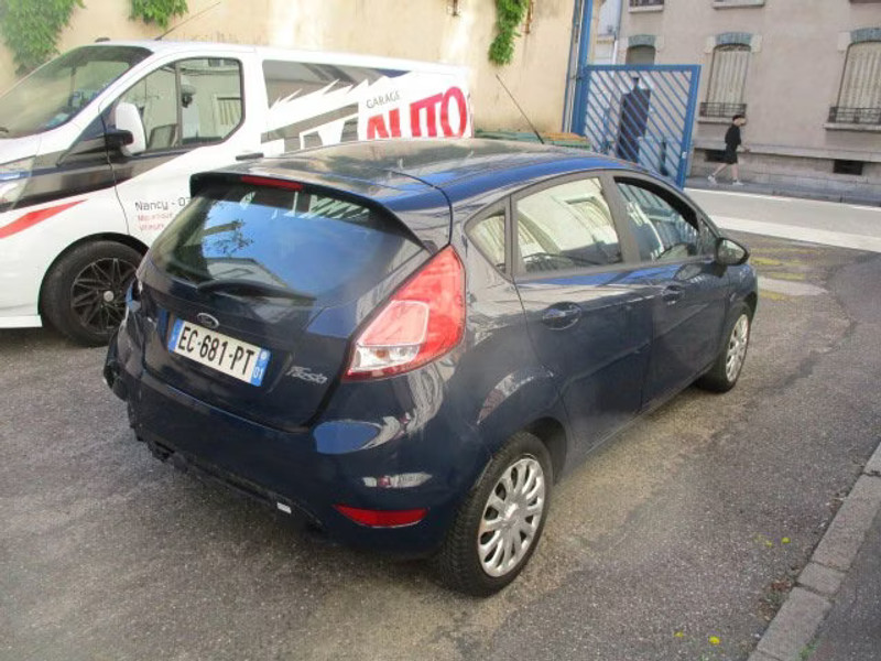 FORD FIESTA 1.2 I 5P — zdjęcie 4
