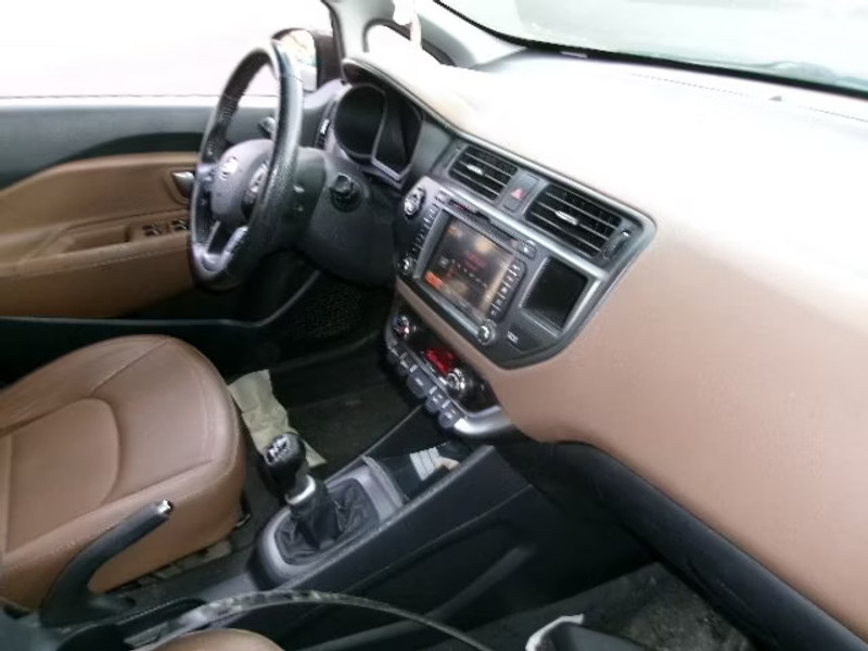 KIA RIO 1.4 CRDI 5P — zdjęcie 7
