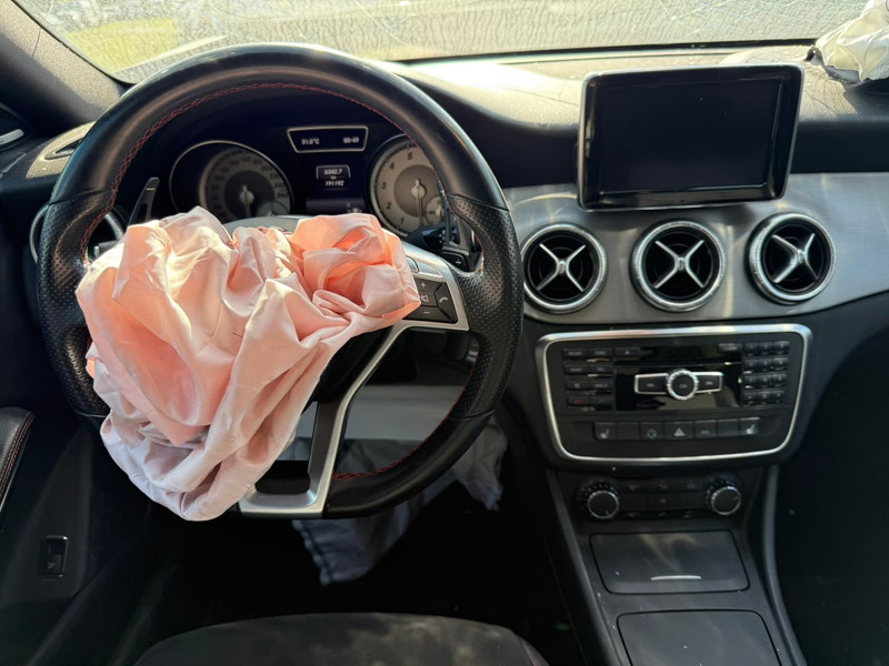 MERCEDES CLA 250 2.0i 211 — zdjęcie 10