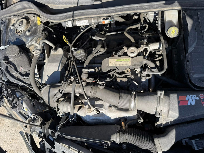 MERCEDES CLA 250 2.0i 211 — zdjęcie 13